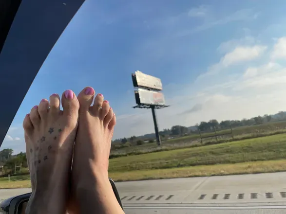 OnlyFans cuenta momfeet6996 avatar 1