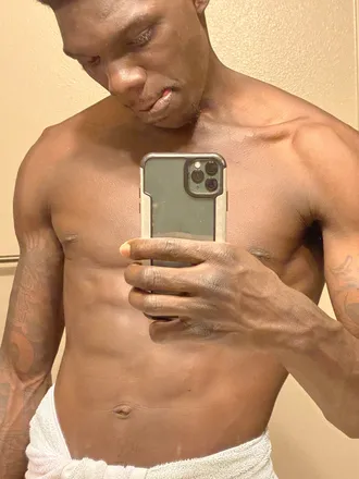 OnlyFans cuenta u82830872 header 2
