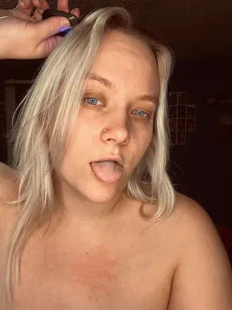 OnlyFans cuenta thickthighsandblueeyes23 avatar 1