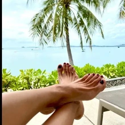 OnlyFans cuenta thaitickletoes header 2