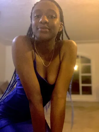 OnlyFans cuenta moniegotcake header 2