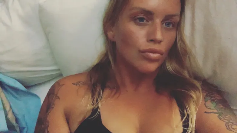 OnlyFans cuenta mxxxcasey header 2