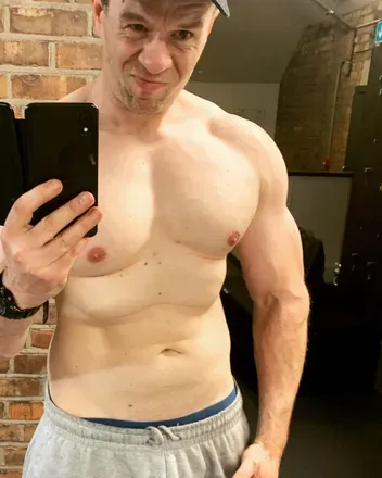 OnlyFans account  powertraining_harm avatar 1