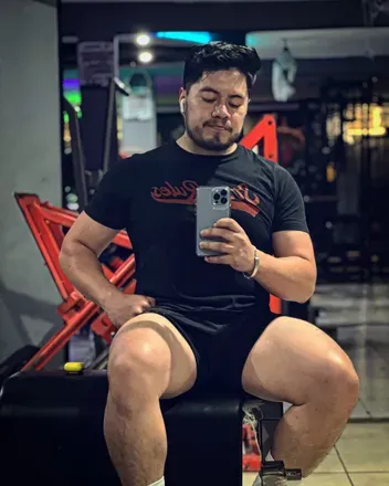 OnlyFans account  wicho122697 header 2
