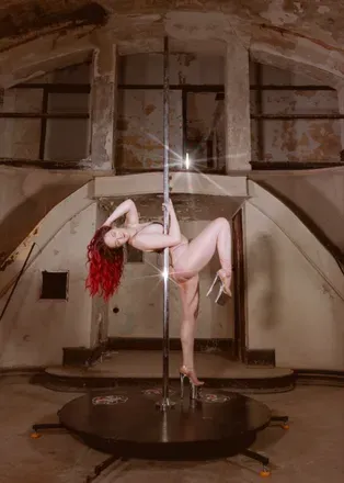 OnlyFans cuenta aphroditesdancer header 2