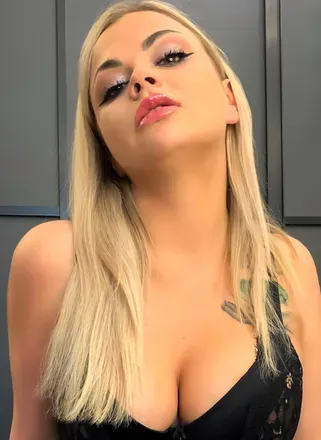 OnlyFans cuenta elza_free avatar 1