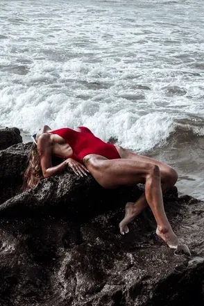 OnlyFans cuenta littlemissravenrose header 2