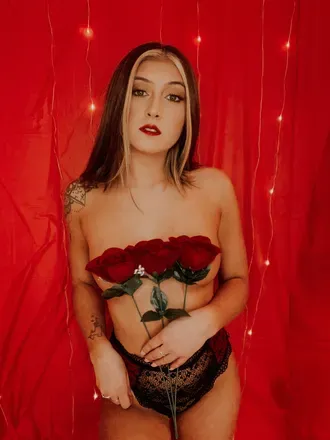OnlyFans of peachymiki