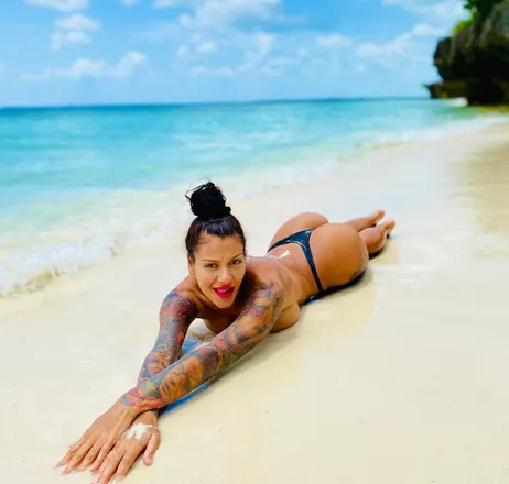 OnlyFans cuenta inked_hriss header 2