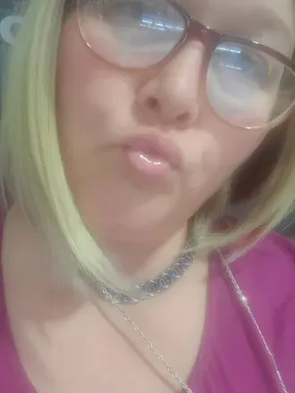 OnlyFans cuenta missqueenraven avatar 1