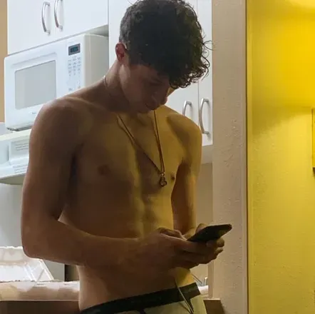 OnlyFans cuenta just_look_down avatar 1