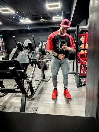 OnlyFans cuenta musclegodd11 header 2