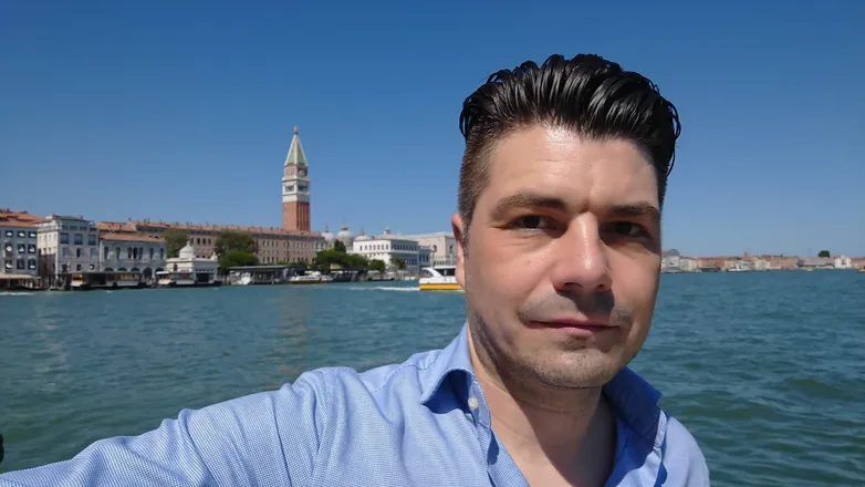 OnlyFans cuenta thevenetian header 2