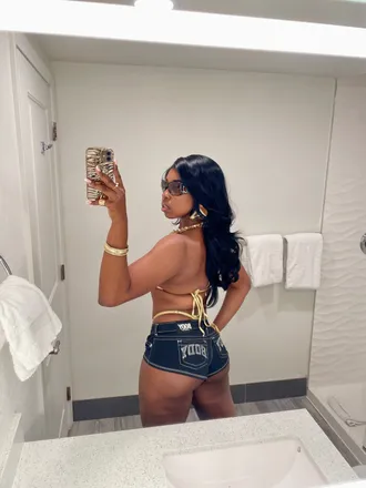OnlyFans cuenta thebelsey header 2