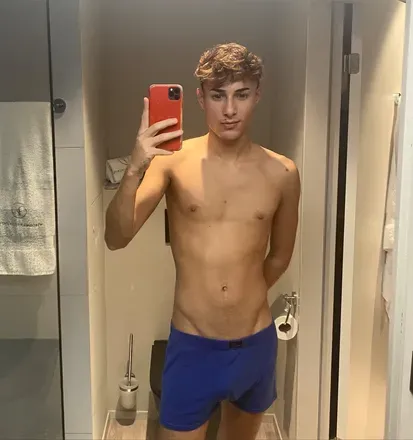OnlyFans cuenta alexxxis19 avatar 1