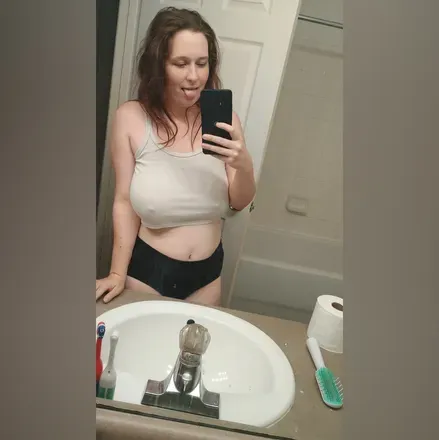 OnlyFans account  nikkilove1498 avatar 1