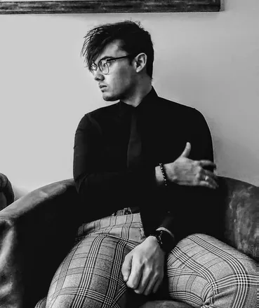 OnlyFans cuenta maninthesuit header 2