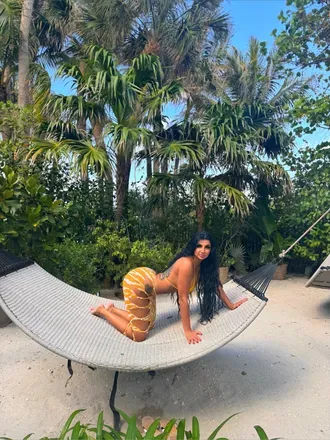 OnlyFans cuenta realpersianbarbie header 2