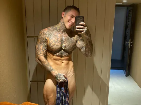 OnlyFans account  jzeilins_freee avatar 1