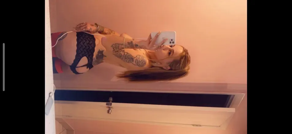 OnlyFans cuenta sammiebellaxo header 2