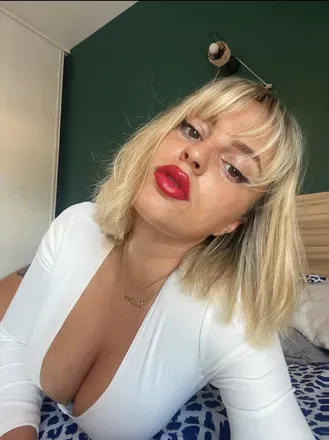 OnlyFans cuenta queenn_95 avatar 1