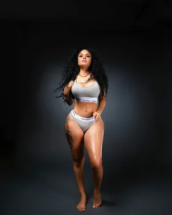 OnlyFans of yazthepinkrose