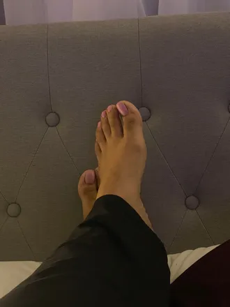 OnlyFans cuenta aubreysfeet22 header 2