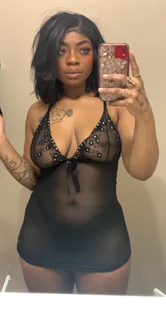 OnlyFans cuenta pocahontes header 2