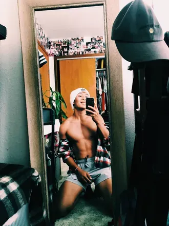 OnlyFans cuenta itsyouandari.c avatar 1
