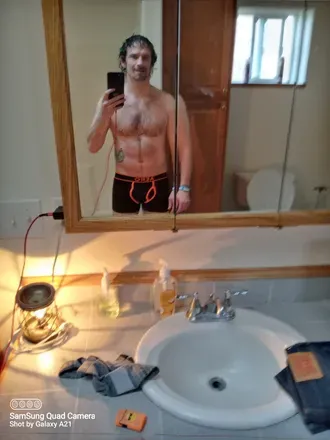 OnlyFans cuenta cameron_moder header 2