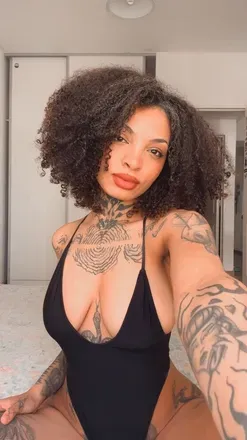 OnlyFans account  moliv avatar 1