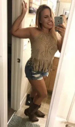 OnlyFans account  sunkissedcayley header 2
