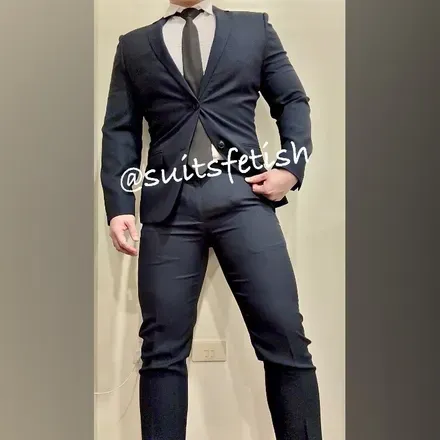 OnlyFans cuenta suitsfetish avatar 1