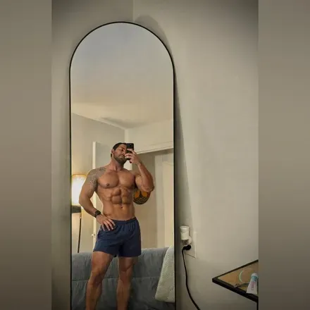 OnlyFans account  yourftyy avatar 1