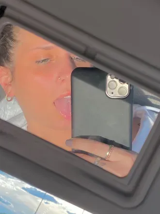 OnlyFans cuenta baddiemadieeee header 2