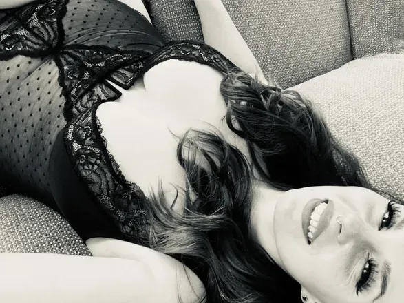 OnlyFans cuenta carahard header 2