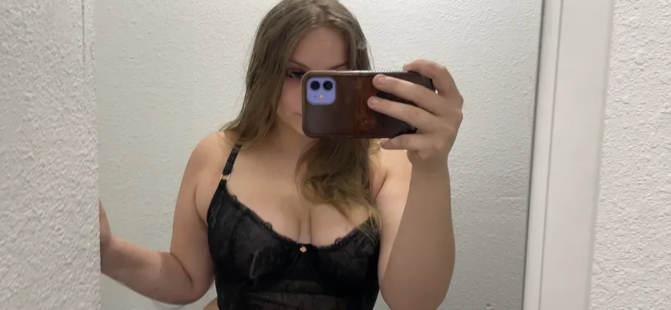 OnlyFans cuenta skarletbaby header 2