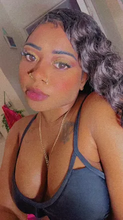 OnlyFans cuenta shes_nique header 2