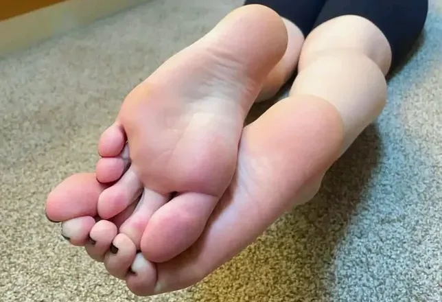 OnlyFans cuenta cherrygirl_feet header 2