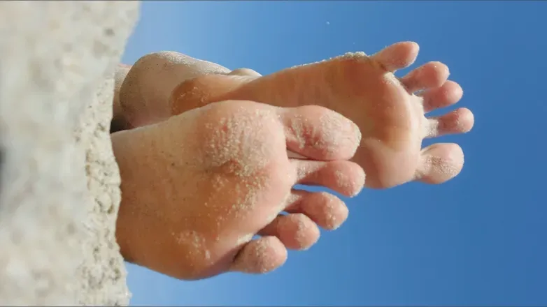 OnlyFans cuenta ruda_xsh_wanderlustfeet header 2