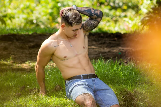 OnlyFans cuenta j_08_g header 2