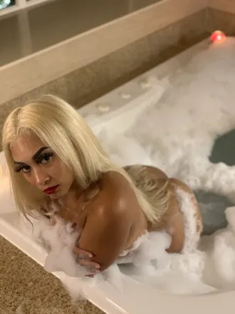 OnlyFans cuenta mulanierose header 2