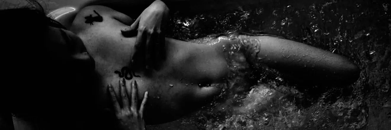 OnlyFans cuenta nonthabiri01 header 2
