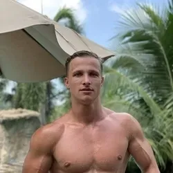 OnlyFans de alexlovetravel