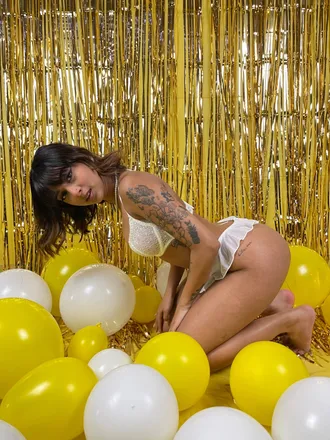 OnlyFans cuenta chrissymenzies header 2