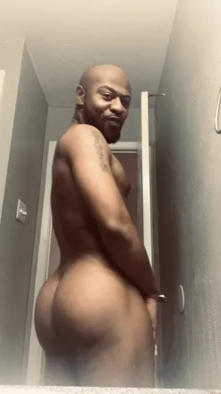 OnlyFans cuenta slidethru2 header 2