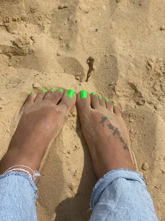 OnlyFans cuenta dollfeet30 header 2