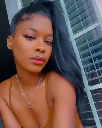 OnlyFans cuenta michaeylaa header 2