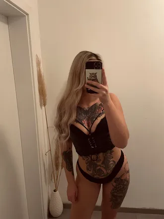 OnlyFans cuenta meganexclusiv header 2