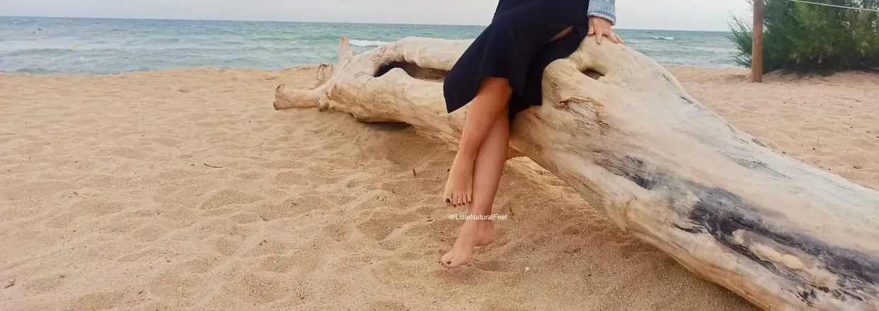 OnlyFans cuenta littlenaturalfeet header 2